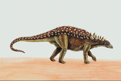 Динозавр с большими шипами на шее