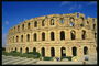 Starożytnego rzymskiego Koloseum przyciąga turystów z całego świata
