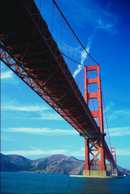 Изображение моста снизу