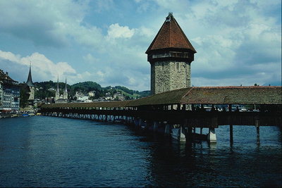 Мост со старой каменной башней