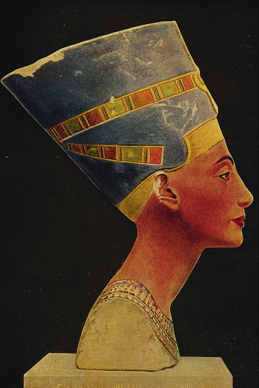 O retrato do faraó. Busto em gesso
