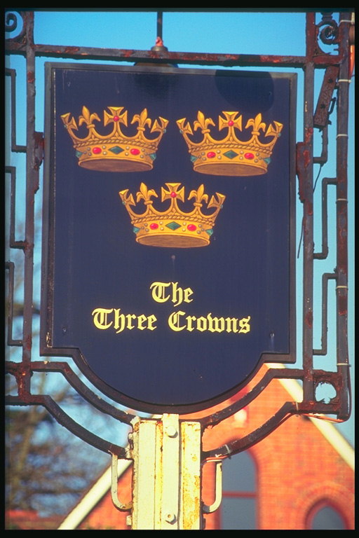 Uithangbord publicatie. Drie kronen. Steunend op een donker paarse achtergrond