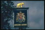 Schild mit dem Löwen und das Pferd. Die Statue des Elefanten in der Gold-Ton. Royal Army