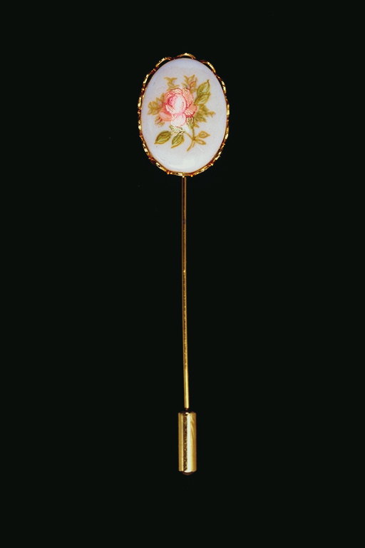 Зеркало на длинной ручке с рисунком  розы на белом фоне