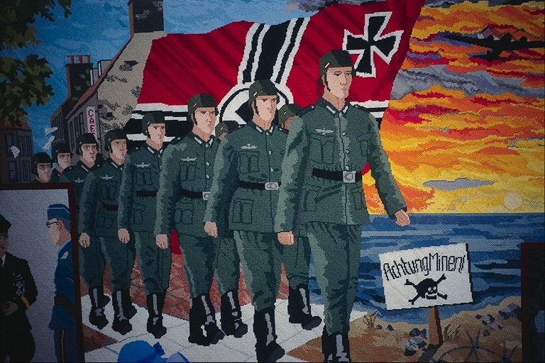 Slika vojakov v uniformah
