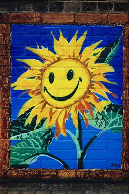 Graffiti depicting a sunflower