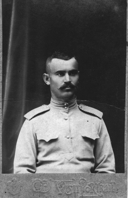 Portræt af en Kosak militær leder med et overskæg og kort hår