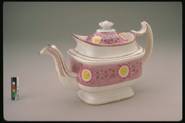 Teapot rectangular in pink tones
