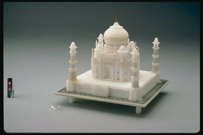 Taj Mahal bianco con materiale non trasparente