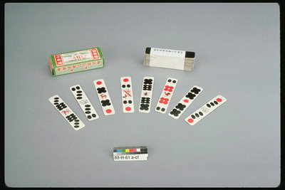 Tabletop-Spiel. Domino für chinesische Kinder.