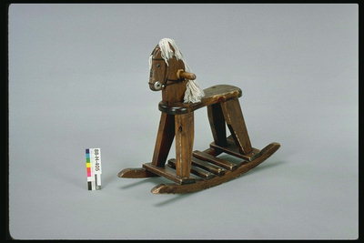 Дървени стол-люлка