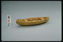 Игрушечная деревянная лодка