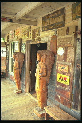 Museum. Statues in the Hall of Chiefs
