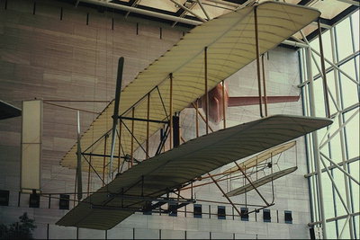 את הכנפיים של המטוסים הראשונים