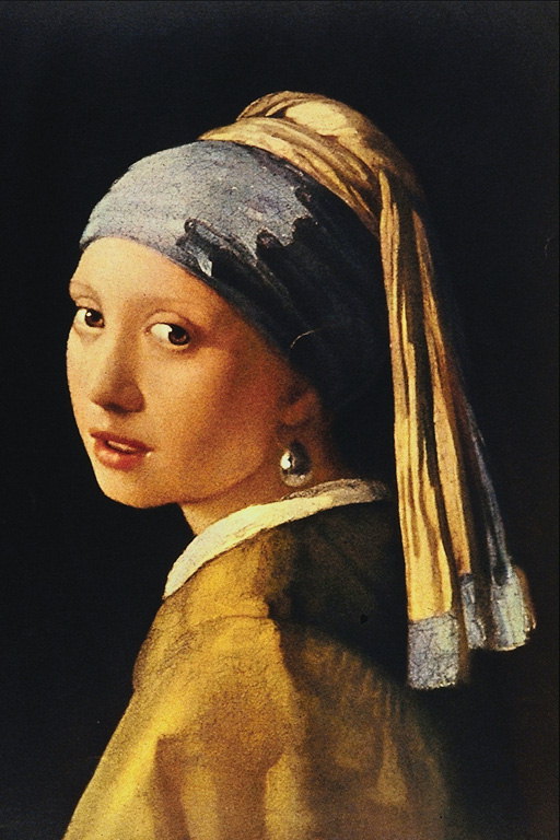 Gümüş küpe olan bir genç kız portresi