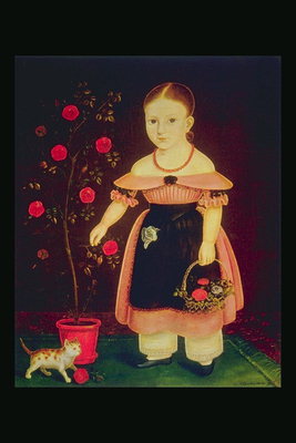 Mergaitė šalia vazos gėlių ir kačiuko