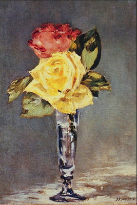Røde og gule roser i klartekst vase