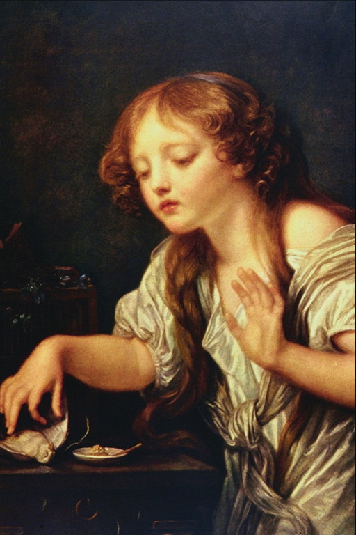 Una noia en una samarreta amb la llum de llarg cabells arrissats