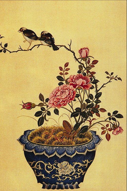 Les oiseaux sur les branches de fleurs en pots