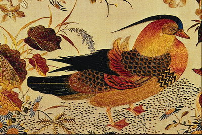 Ptak z liści jesienią