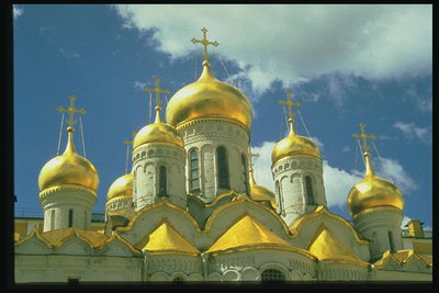 Golden dome nhà thờ