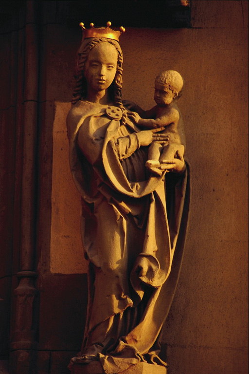 Images in the crown of the Virgin and Child in her arms