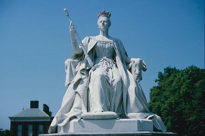Koningin. Monument van gips