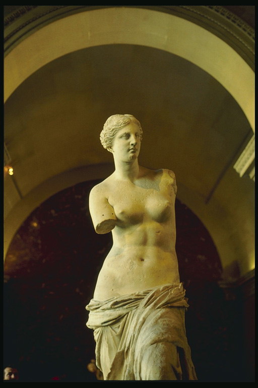 Statue av kvinnen
