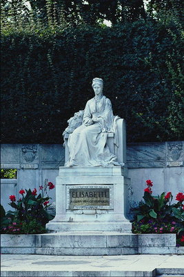 Eine Statue von Elizabeth