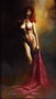 Mujer desnuda cubierta con terciopelo de color carmesí manos