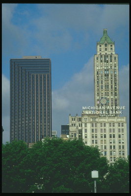 National Bank i Chicago mellan den gröna stadsparken för resten av bankens anställda