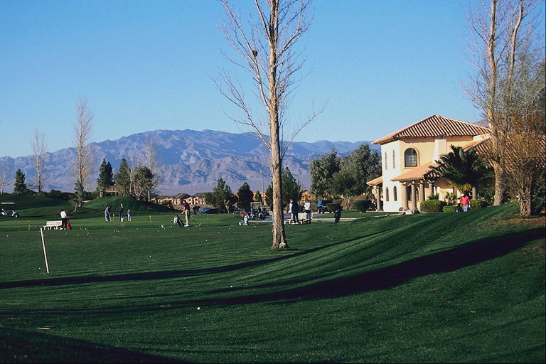 Központja a golfpályák a Nevada prérin