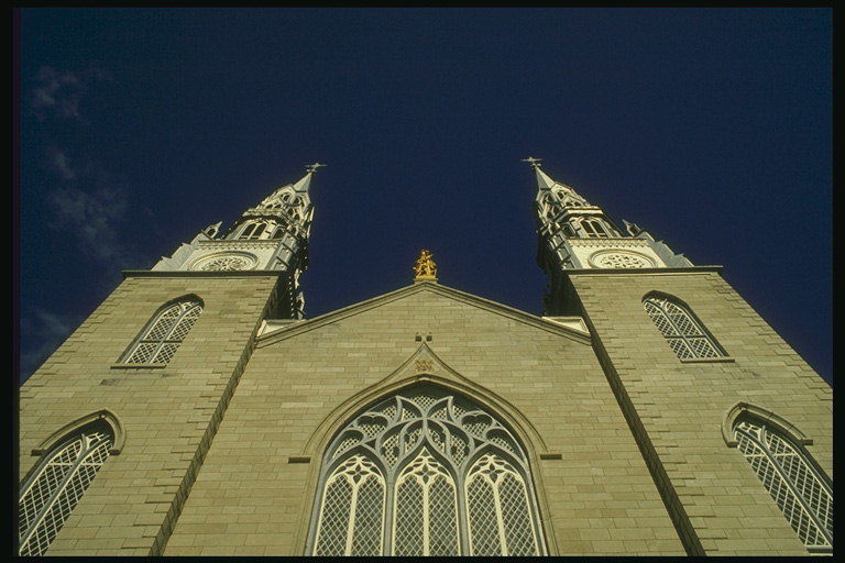 Kebesaran pencipta seni arsitektur yang menakjubkan Gereja Kristen di Kanada