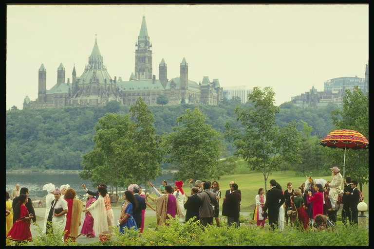 Comemorar a independência canadense dia ao ar livre no parque central da capital