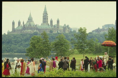 Festeggiamo canadese giornata all\'aperto l\'indipendenza nel parco centrale della capitale