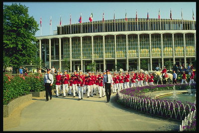 Парад военного оркестра по улицам города