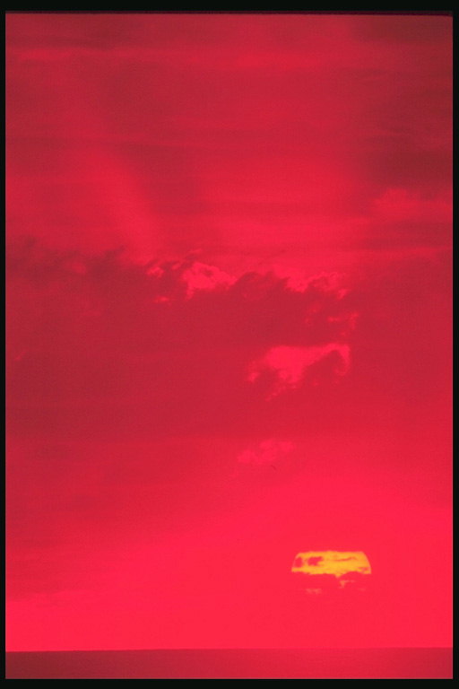Röd himmel vid solnedgången i Mexiko