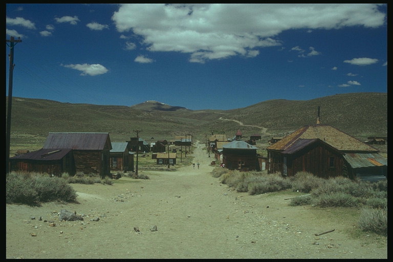 Поселок в пустынном крае