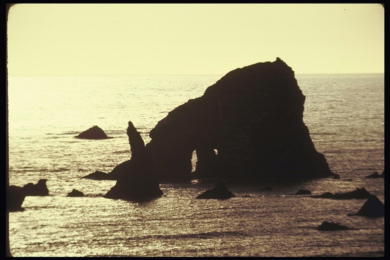 समुद्र में Rocks