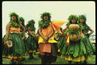 Гавайцы в национальных костюмах