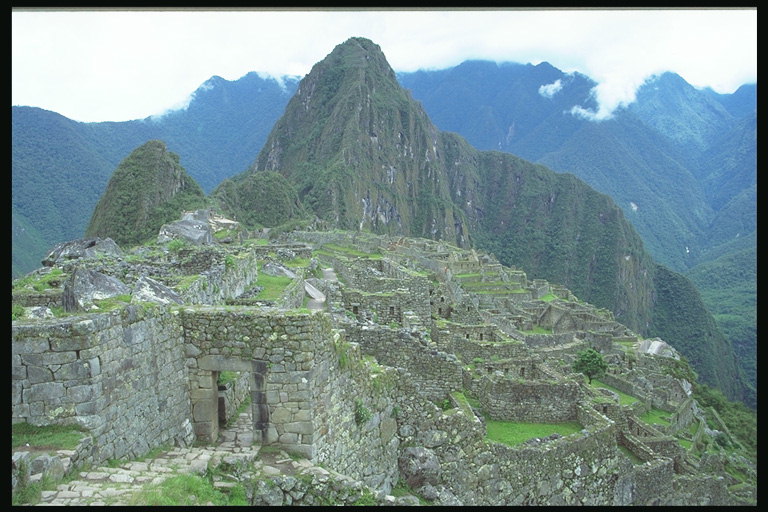 Földmunkák az ókori város elején a hegy