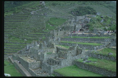 Ruinerna av en forntida stad i bergen