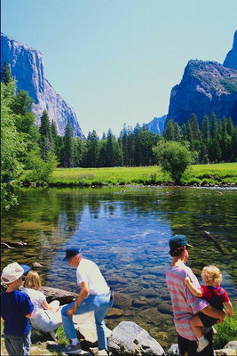 Mountain River con visitantes