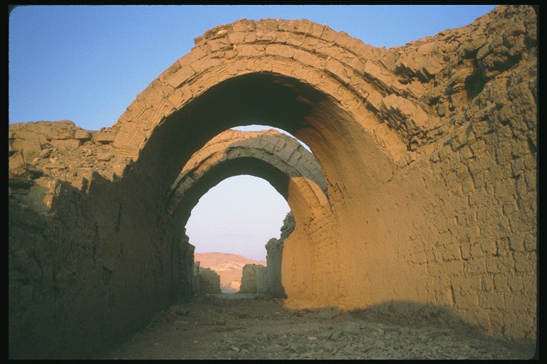 Каменные переходы с арками