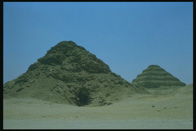 Разрушенные временем пирамиды