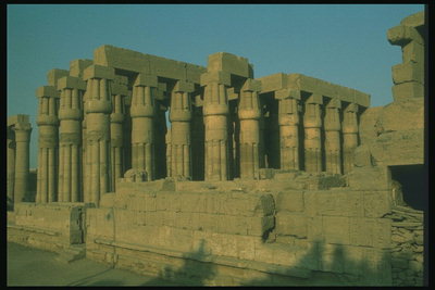 Egitto. Città faraoni dorme