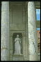 Колоны храма. Статуя женщины