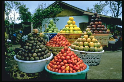 Продажа овощей на рынке