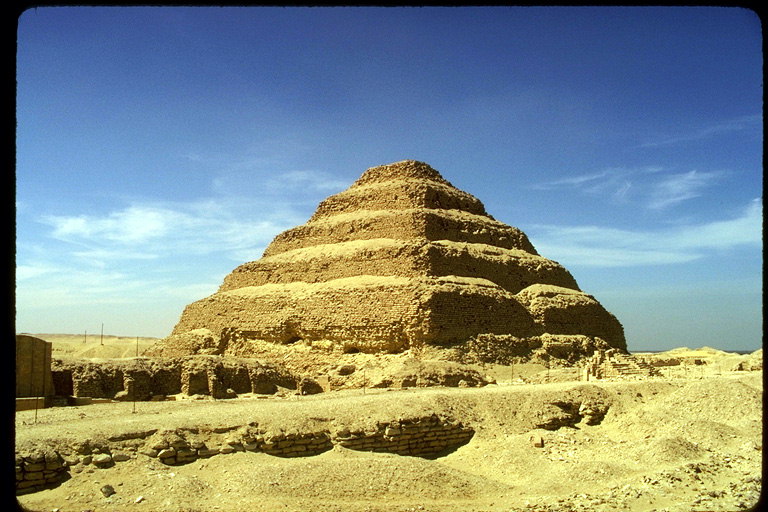 Пирамида пустыни