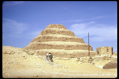 Excursão para a pirâmide do passado